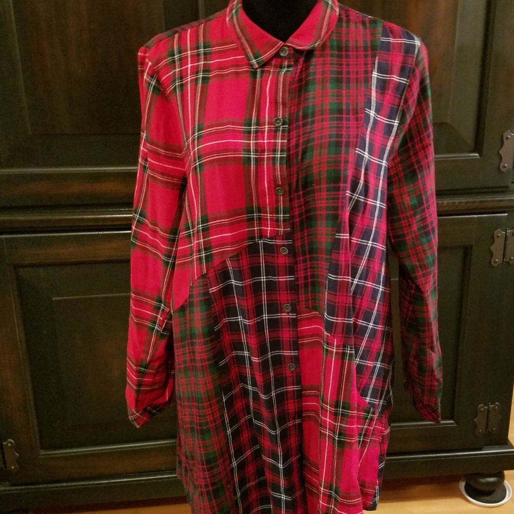 J. Jill Long sleeve button front tunic.